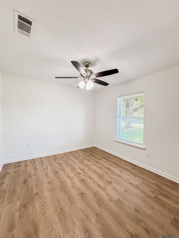 14189 Troy Duplessis Rd, Gonzales, LA 70737