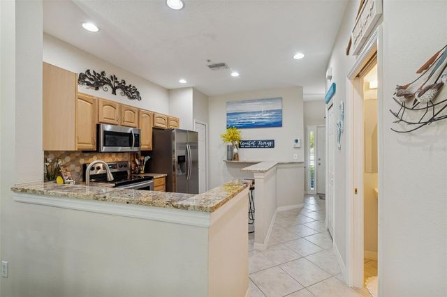 11133 KAPOK GRAND CIRCLE, Madeira Beach, FL 33708