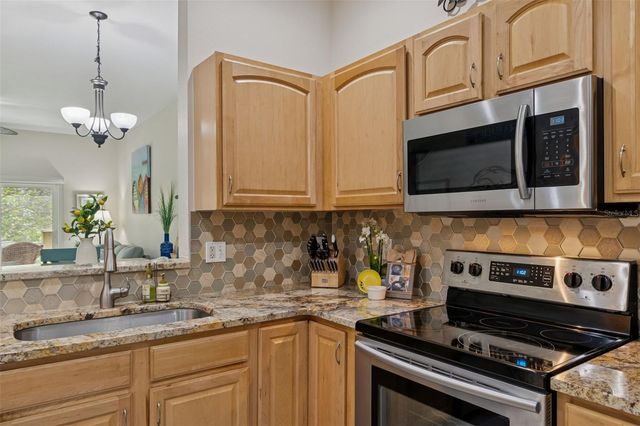 11133 KAPOK GRAND CIRCLE, Madeira Beach, FL 33708