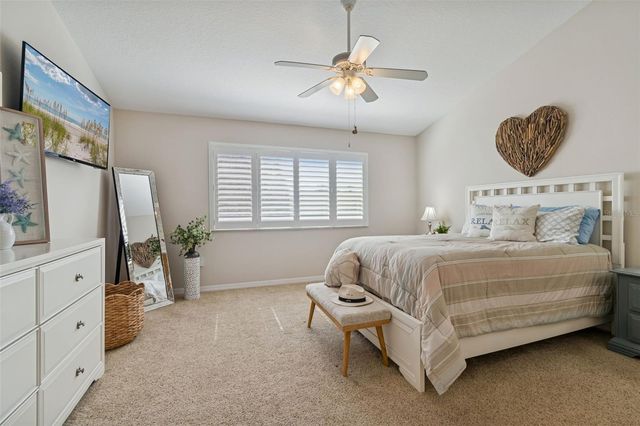 11133 KAPOK GRAND CIRCLE, Madeira Beach, FL 33708