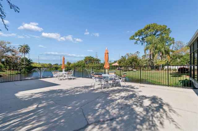 11133 KAPOK GRAND CIRCLE, Madeira Beach, FL 33708