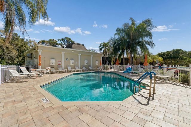 11133 KAPOK GRAND CIRCLE, Madeira Beach, FL 33708