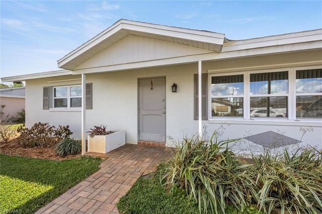 1412 Irondale ST E, Lehigh Acres, FL 33936