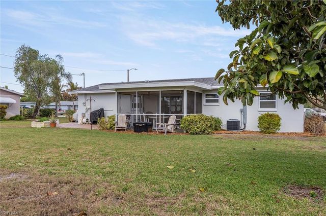 1412 Irondale ST E, Lehigh Acres, FL 33936