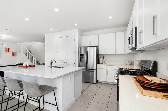 3101 HOLLOW HICKORY PLACE, Wesley Chapel, FL 33543