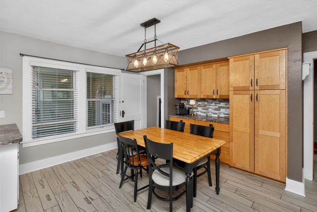 200 E 9th Street, Pella, IA 50219