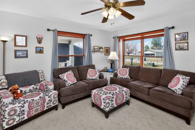 200 E 9th Street, Pella, IA 50219