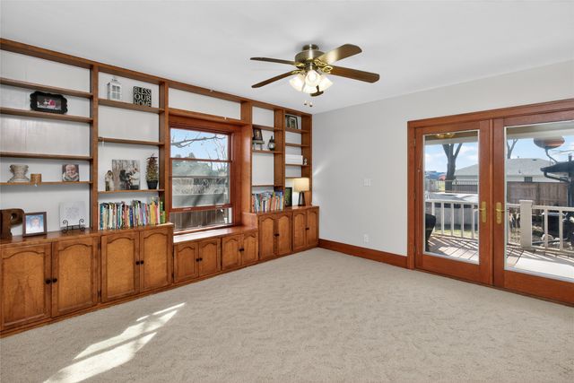 200 E 9th Street, Pella, IA 50219