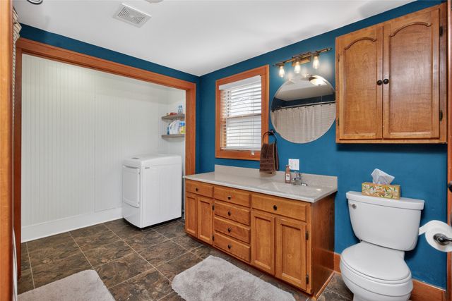 200 E 9th Street, Pella, IA 50219