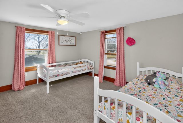 200 E 9th Street, Pella, IA 50219