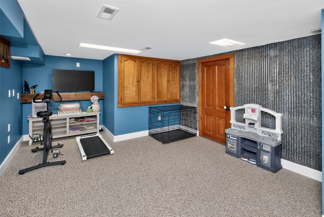 200 E 9th Street, Pella, IA 50219