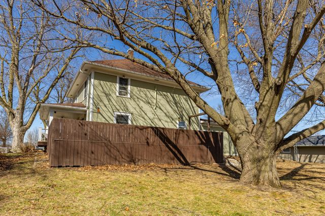 200 E 9th Street, Pella, IA 50219