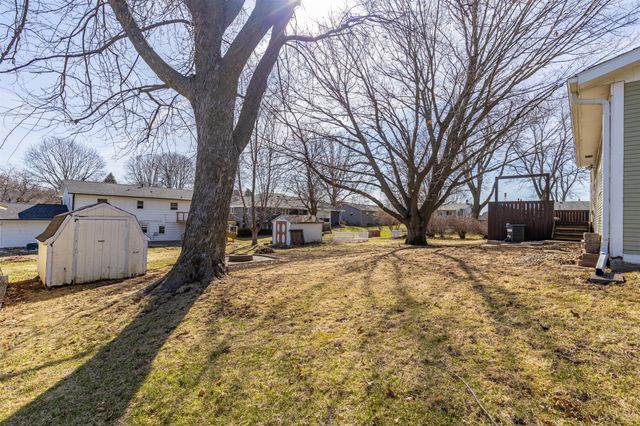 200 E 9th Street, Pella, IA 50219