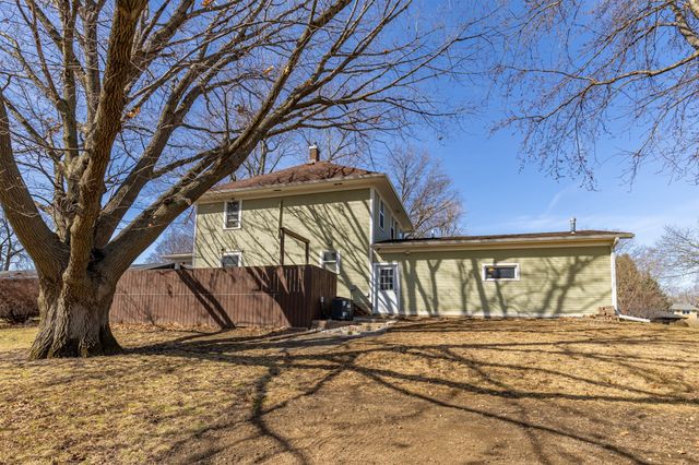 200 E 9th Street, Pella, IA 50219