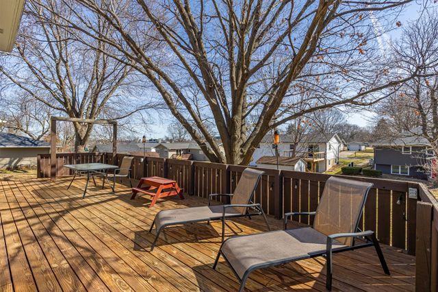 200 E 9th Street, Pella, IA 50219