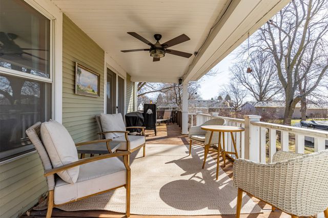 200 E 9th Street, Pella, IA 50219