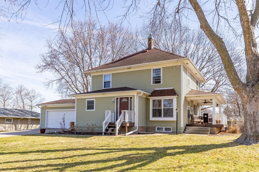200 E 9th Street, Pella, IA 50219