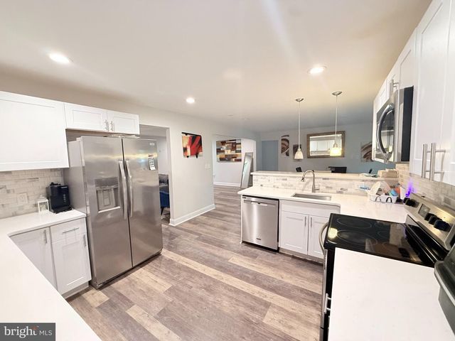 326 BROWNING LN, Cherry Hill, NJ 08003