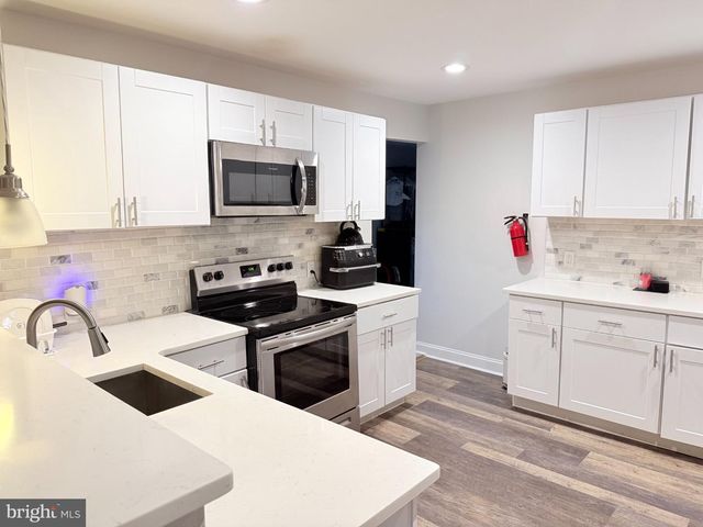 326 BROWNING LN, Cherry Hill, NJ 08003
