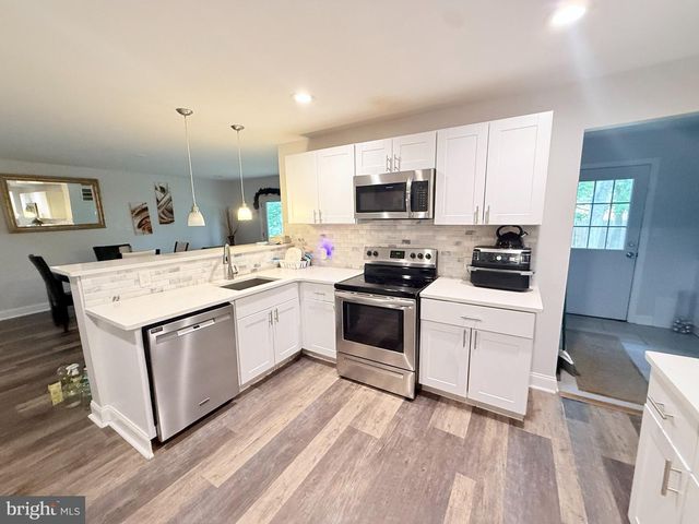 326 BROWNING LN, Cherry Hill, NJ 08003