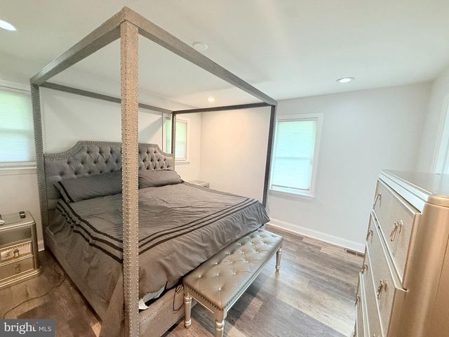 326 BROWNING LN, Cherry Hill, NJ 08003