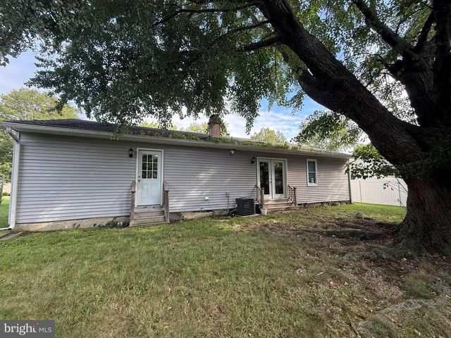 326 BROWNING LN, Cherry Hill, NJ 08003