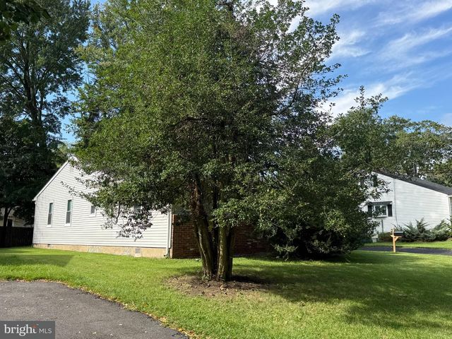 326 BROWNING LN, Cherry Hill, NJ 08003