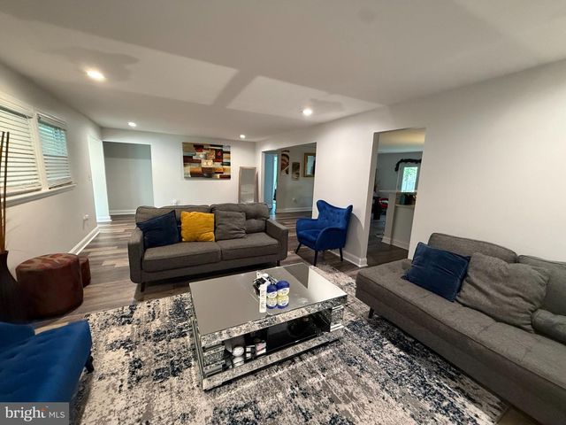 326 BROWNING LN, Cherry Hill, NJ 08003
