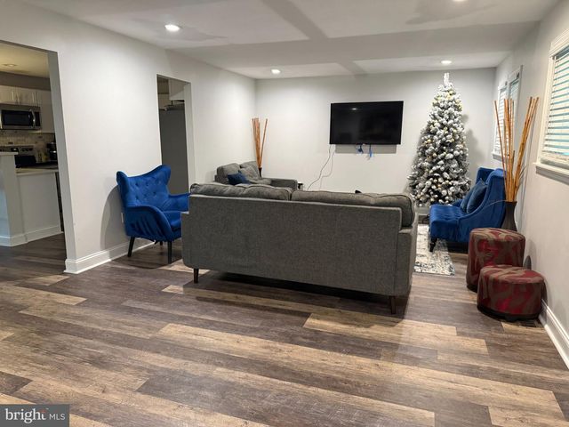 326 BROWNING LN, Cherry Hill, NJ 08003