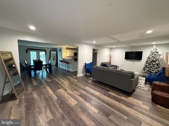 326 BROWNING LN, Cherry Hill, NJ 08003