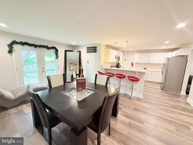 326 BROWNING LN, Cherry Hill, NJ 08003