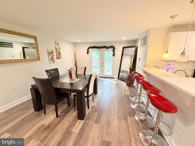 326 BROWNING LN, Cherry Hill, NJ 08003