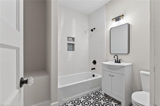 909 Howard PL, Suffolk, VA 23434