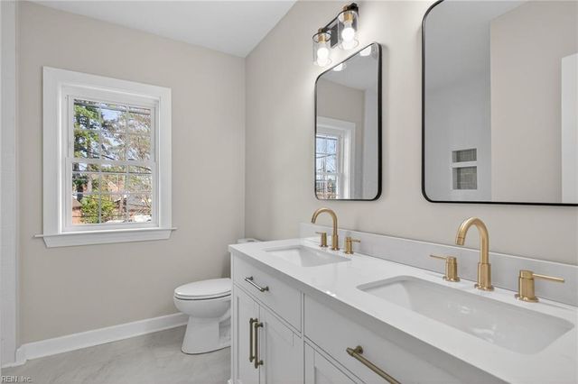 909 Howard PL, Suffolk, VA 23434