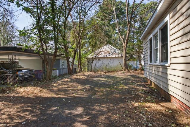 909 Howard PL, Suffolk, VA 23434