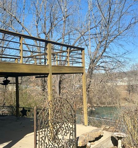 168 Riverview Drive, Mammoth Spring, MO 72554