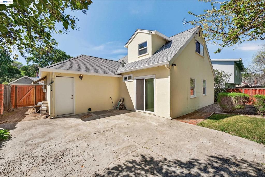 Image 21 of property listing at 4225 Sherwood Ct, Concord, CA 94521