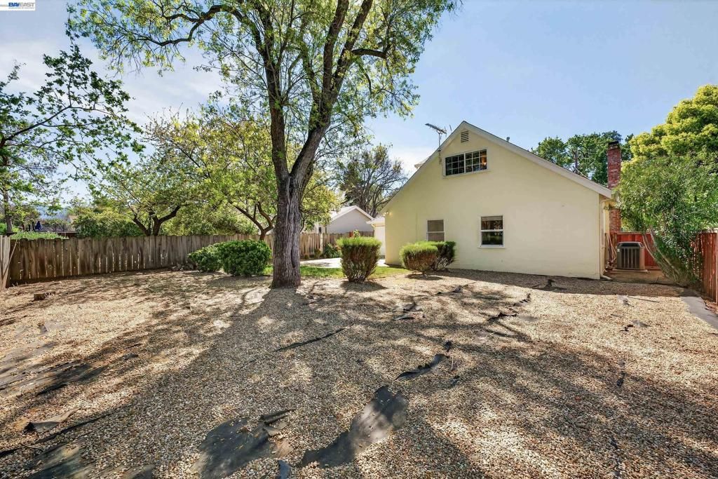 Image 22 of property listing at 4225 Sherwood Ct, Concord, CA 94521