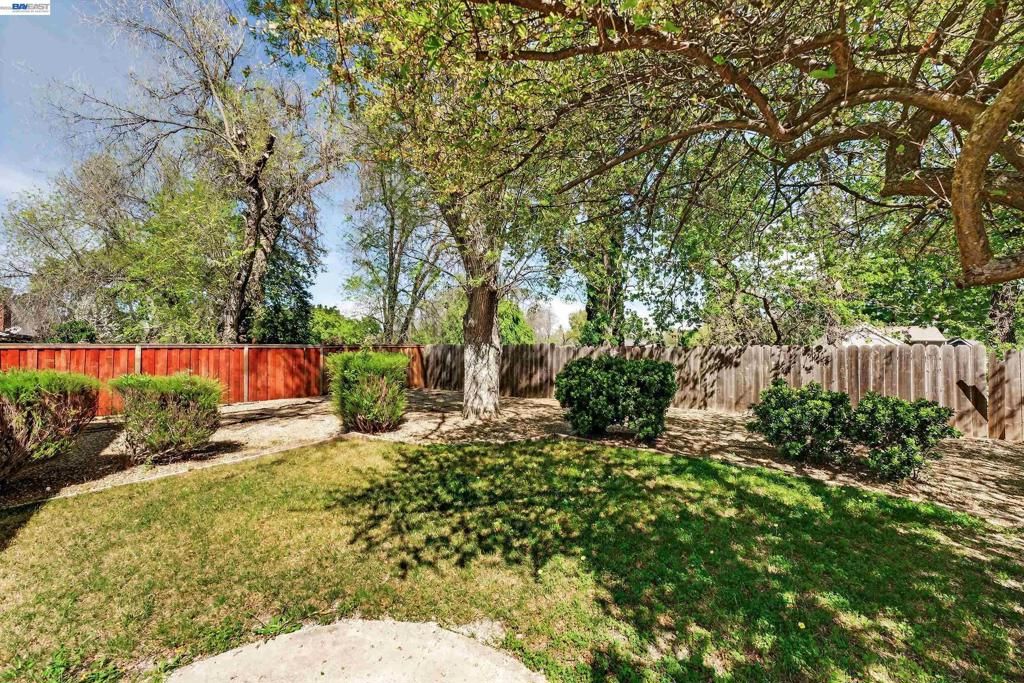 Image 23 of property listing at 4225 Sherwood Ct, Concord, CA 94521