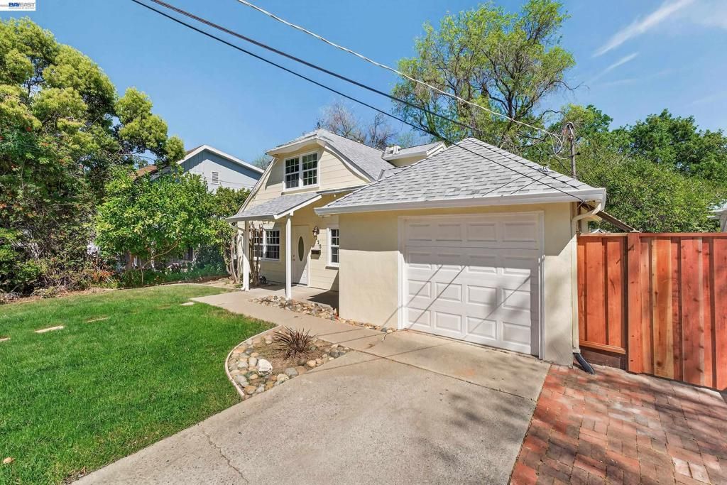 Image 4 of property listing at 4225 Sherwood Ct, Concord, CA 94521