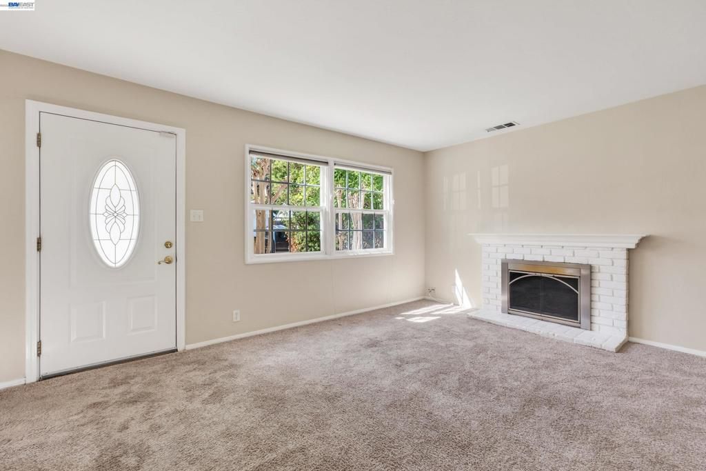 Image 6 of property listing at 4225 Sherwood Ct, Concord, CA 94521