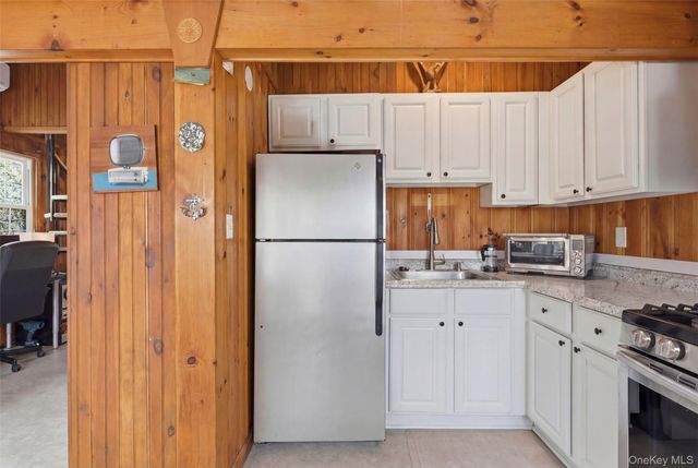 66 Chestnut Avenue, Setauket, NY 11733