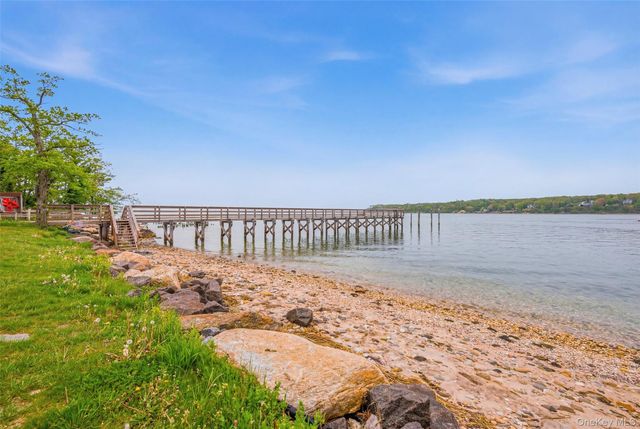 66 Chestnut Avenue, Setauket, NY 11733