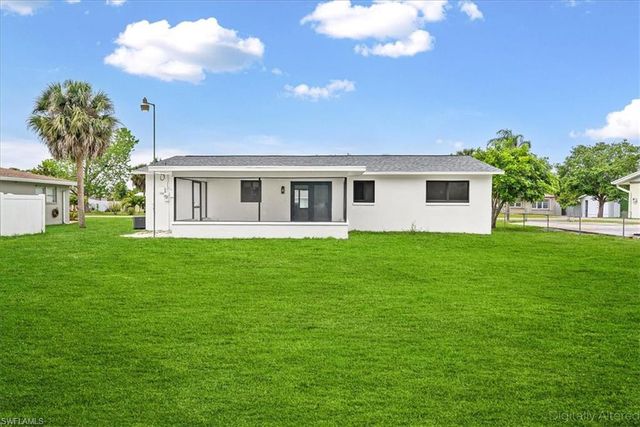 1242 Forsyth DR, North Fort Myers, FL 33903