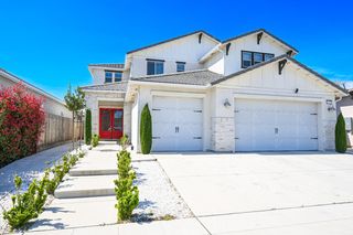 2833 N Armstrong Avenue, Fresno, CA 93727