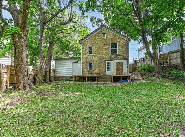 1721 Spring PLACE, Racine, WI 53404