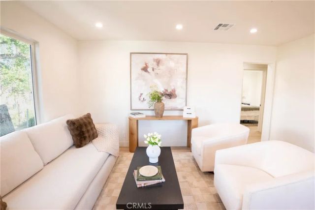 15528 Cobalt, Sylmar, CA 91342