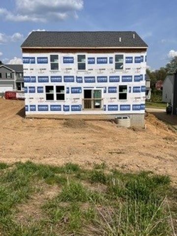 343 Leslie Farms Dr, Connoquenessing Boro, PA 16033