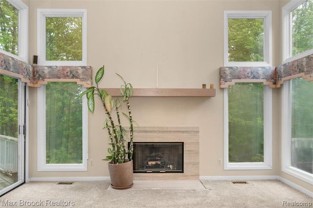 5199 Shenandoah Court, West Bloomfield, MI 48323
