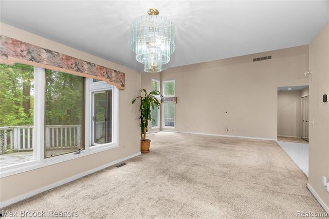 5199 Shenandoah Court, West Bloomfield, MI 48323